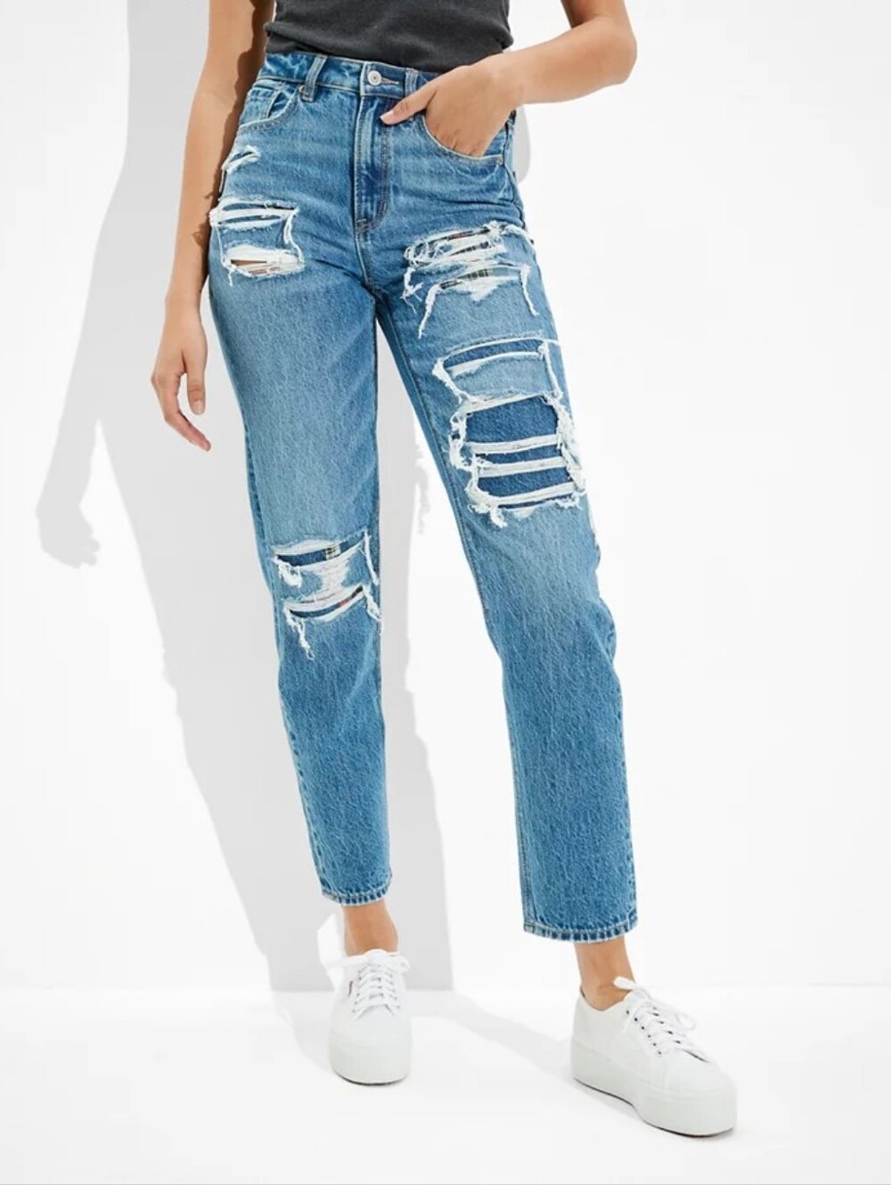 American Eagle High-Rise Mom Patchwork Ripped Straight Jeans. Size 2 S.